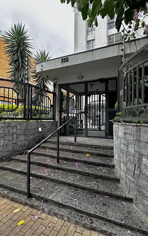 Apartamento à venda com 128m², 3 quartos e 1 vaga Apartamento à venda com 128m², 3 quartos e 1 vagaFachada