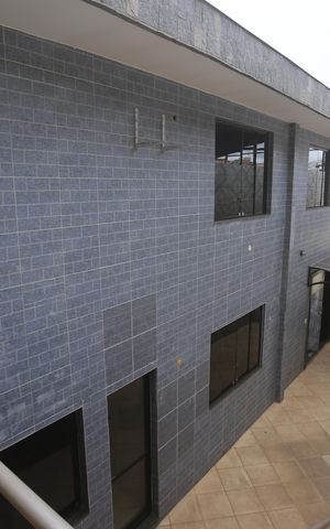 Casa para alugar com 384m², 5 quartos e 5 vagasEscada