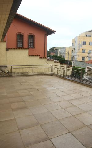 Casa para alugar com 384m², 5 quartos e 5 vagasVaranda