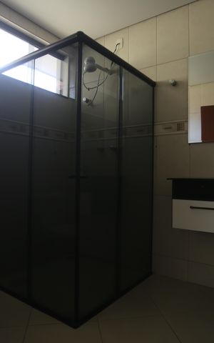 Casa para alugar com 384m², 5 quartos e 5 vagasBanheiro da Suíte