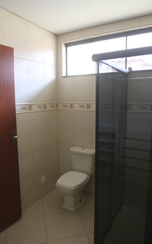 Casa para alugar com 384m², 5 quartos e 5 vagasBanheiro da Suíte