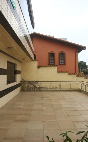 Casa para alugar com 384m², 5 quartos e 5 vagasVaranda