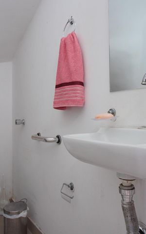 Casa à venda com 130m², 3 quartos e 1 vagaLavabo