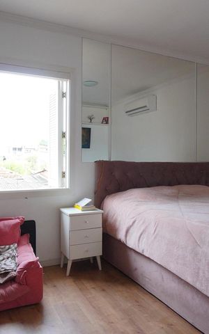 Casa à venda com 130m², 3 quartos e 1 vagaSuíte - Segundo Andar