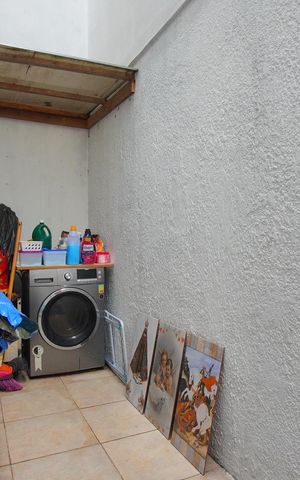 Casa à venda com 130m², 3 quartos e 1 vagaÁrea de Serviço