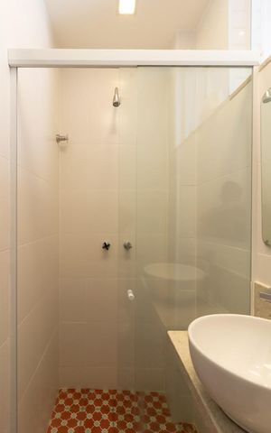 Apartamento para alugar com 85m², 3 quartos e sem vaga Apartamento para alugar com 85m², 3 quartos e sem vagaDetalhe do banheiro social 2