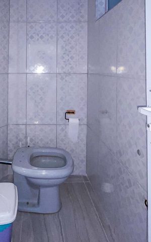 Casa à venda com 182m², 5 quartos e 4 vagas Casa à venda com 182m², 5 quartos e 4 vagasBanheiro de Serviço