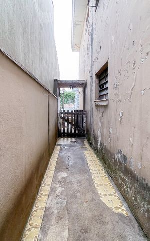Casa à venda com 182m², 5 quartos e 4 vagas Casa à venda com 182m², 5 quartos e 4 vagasQuintal