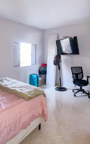 Casa à venda com 182m², 5 quartos e 4 vagas Casa à venda com 182m², 5 quartos e 4 vagasSuíte