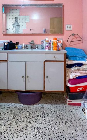 Casa à venda com 182m², 5 quartos e 4 vagas Casa à venda com 182m², 5 quartos e 4 vagasBanheiro