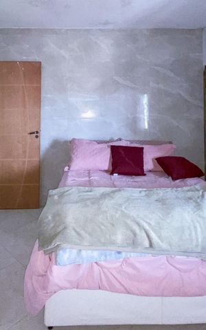 Casa à venda com 182m², 5 quartos e 4 vagas Casa à venda com 182m², 5 quartos e 4 vagasSuíte