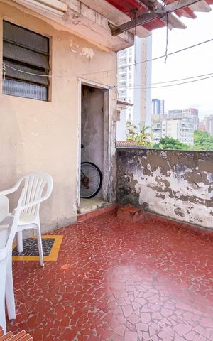 Casa à venda com 182m², 5 quartos e 4 vagas Casa à venda com 182m², 5 quartos e 4 vagasVaranda