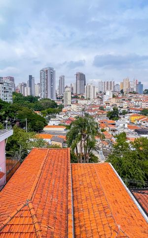 Casa à venda com 182m², 5 quartos e 4 vagas Casa à venda com 182m², 5 quartos e 4 vagasVista Varanda