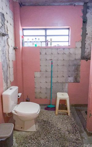 Casa à venda com 182m², 5 quartos e 4 vagas Casa à venda com 182m², 5 quartos e 4 vagasBanheiro