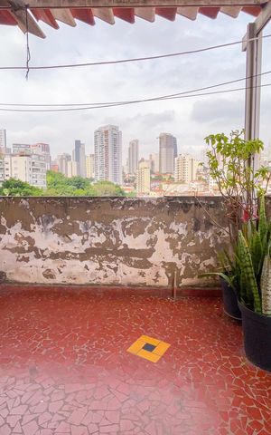 Casa à venda com 182m², 5 quartos e 4 vagas Casa à venda com 182m², 5 quartos e 4 vagasVaranda