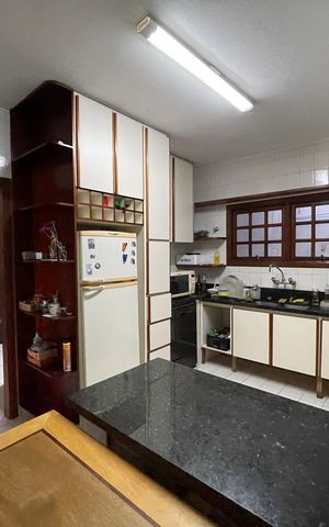 Casa à venda com 410m², 3 quartos e 8 vagasCozinha