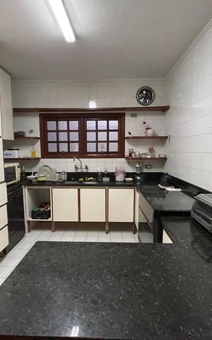 Casa à venda com 410m², 3 quartos e 8 vagasCozinha