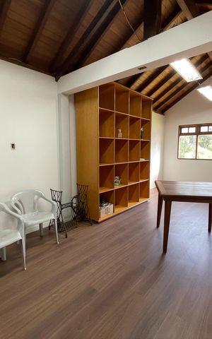 Casa à venda com 410m², 3 quartos e 8 vagasSala 4