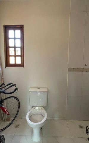 Casa à venda com 410m², 3 quartos e 8 vagasBanheiro 5