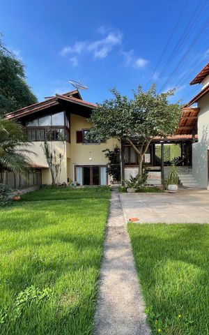 Casa à venda com 410m², 3 quartos e 8 vagasQuintal