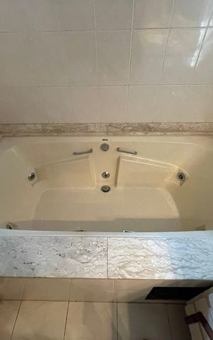 Casa à venda com 410m², 3 quartos e 8 vagasBanheiro 3