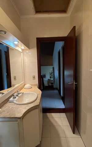 Casa à venda com 410m², 3 quartos e 8 vagasBanheiro 1