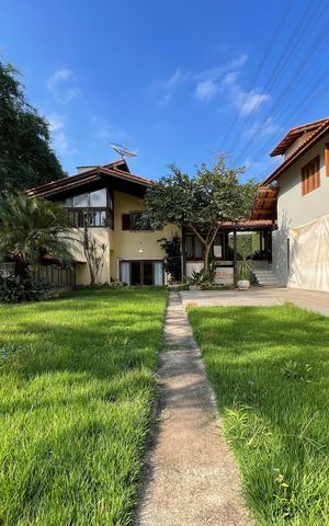 Casa à venda com 410m², 3 quartos e 8 vagasQuintal