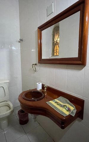 Casa à venda com 410m², 3 quartos e 8 vagasBanheiro 6