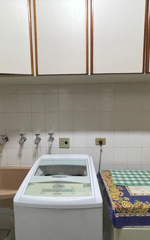 Casa à venda com 410m², 3 quartos e 8 vagasÁrea de Serviço