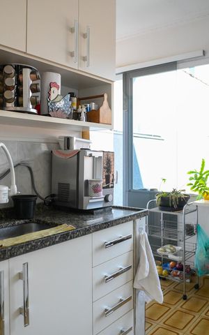 Casa à venda com 220m², 5 quartos e 4 vagas Casa à venda com 220m², 5 quartos e 4 vagasEdícula - Cozinha