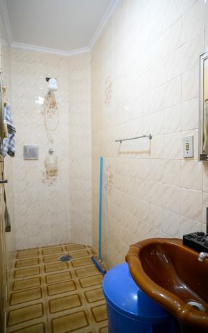 Casa à venda com 220m², 5 quartos e 4 vagas Casa à venda com 220m², 5 quartos e 4 vagasBanheiro de Serviço