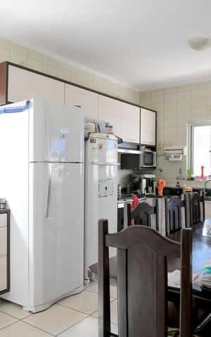 Casa à venda com 220m², 5 quartos e 4 vagas Casa à venda com 220m², 5 quartos e 4 vagasCozinha