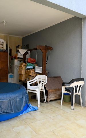 Casa à venda com 220m², 5 quartos e 4 vagas Casa à venda com 220m², 5 quartos e 4 vagasGaragem