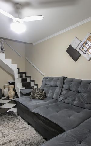 Casa à venda com 108m², 2 quartos e 1 vaga Casa à venda com 108m², 2 quartos e 1 vagaSala