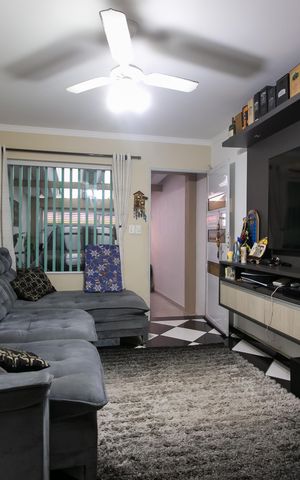 Casa à venda com 108m², 2 quartos e 1 vaga Casa à venda com 108m², 2 quartos e 1 vagaSala