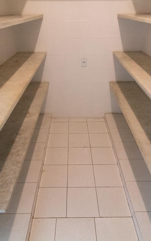 Apartamento à venda com 450m², 6 quartos e 3 vagas Apartamento à venda com 450m², 6 quartos e 3 vagasDespensa