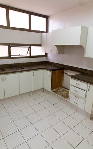 Apartamento à venda com 450m², 6 quartos e 3 vagas Apartamento à venda com 450m², 6 quartos e 3 vagasCozinha