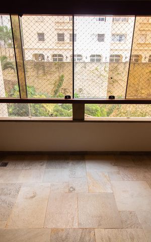 Apartamento à venda com 450m², 6 quartos e 3 vagas Apartamento à venda com 450m², 6 quartos e 3 vagasVaranda da Sala tv