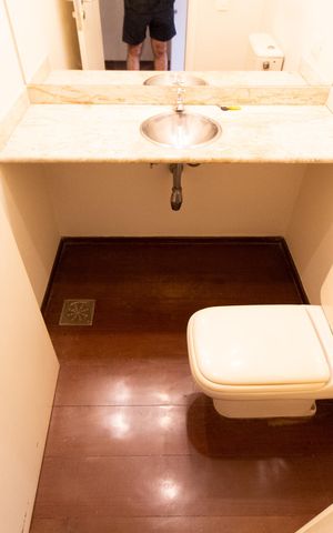 Apartamento à venda com 450m², 6 quartos e 3 vagas Apartamento à venda com 450m², 6 quartos e 3 vagaslavabo da Sala