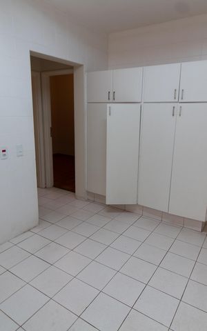 Apartamento à venda com 450m², 6 quartos e 3 vagas Apartamento à venda com 450m², 6 quartos e 3 vagasÁrea de Serviço