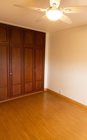 Apartamento à venda com 450m², 6 quartos e 3 vagas Apartamento à venda com 450m², 6 quartos e 3 vagasSuíte