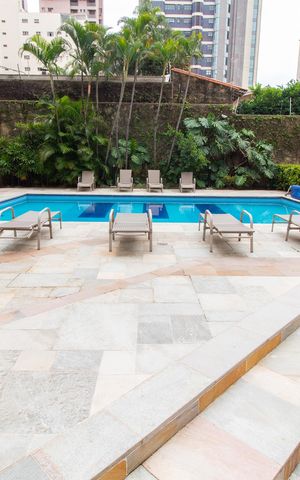 Apartamento à venda com 450m², 6 quartos e 3 vagas Apartamento à venda com 450m², 6 quartos e 3 vagasÁrea comum