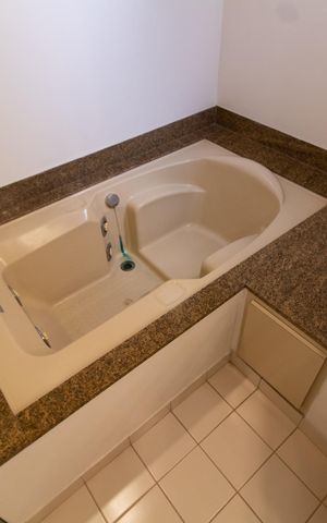 Apartamento à venda com 450m², 6 quartos e 3 vagas Apartamento à venda com 450m², 6 quartos e 3 vagasBanheiro da Suíte master