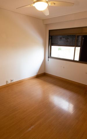 Apartamento à venda com 450m², 6 quartos e 3 vagas Apartamento à venda com 450m², 6 quartos e 3 vagasSuíte