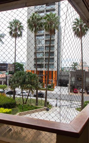 Apartamento à venda com 450m², 6 quartos e 3 vagas Apartamento à venda com 450m², 6 quartos e 3 vagasVista da Suíte 4