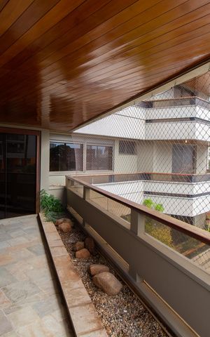 Apartamento à venda com 450m², 6 quartos e 3 vagas Apartamento à venda com 450m², 6 quartos e 3 vagasVaranda da Sala
