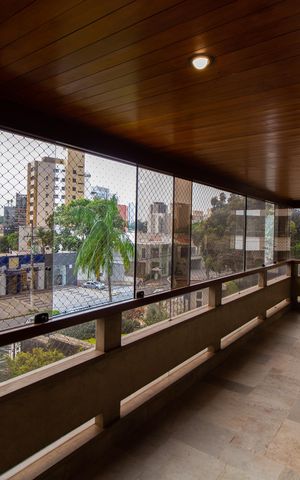 Apartamento à venda com 450m², 6 quartos e 3 vagas Apartamento à venda com 450m², 6 quartos e 3 vagasVaranda da Sala
