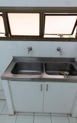 Apartamento à venda com 450m², 6 quartos e 3 vagas Apartamento à venda com 450m², 6 quartos e 3 vagasÁrea de Serviço
