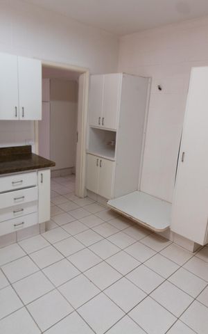 Apartamento à venda com 450m², 6 quartos e 3 vagas Apartamento à venda com 450m², 6 quartos e 3 vagasCozinha