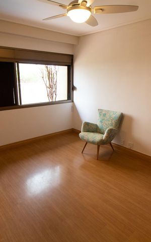 Apartamento à venda com 450m², 6 quartos e 3 vagas Apartamento à venda com 450m², 6 quartos e 3 vagasSuíte 2
